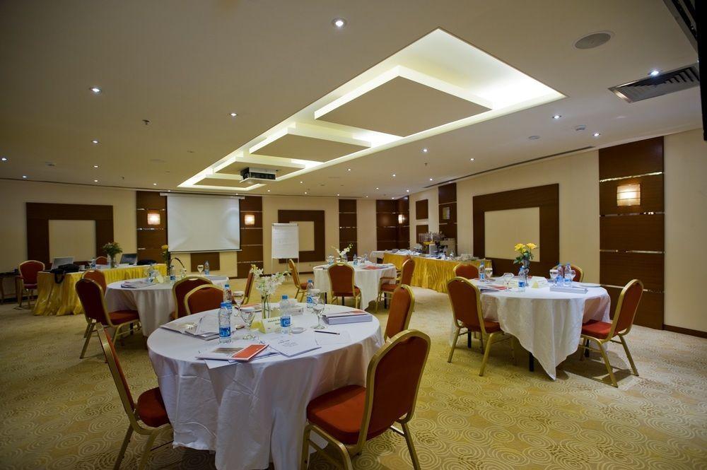 Eastyard Khobar Hotel - Formerly Ramada By Wyndham Khobar Extérieur photo