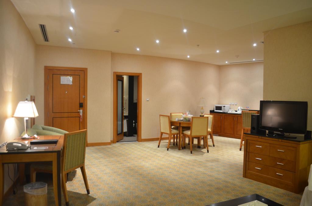 Eastyard Khobar Hotel - Formerly Ramada By Wyndham Khobar Chambre photo