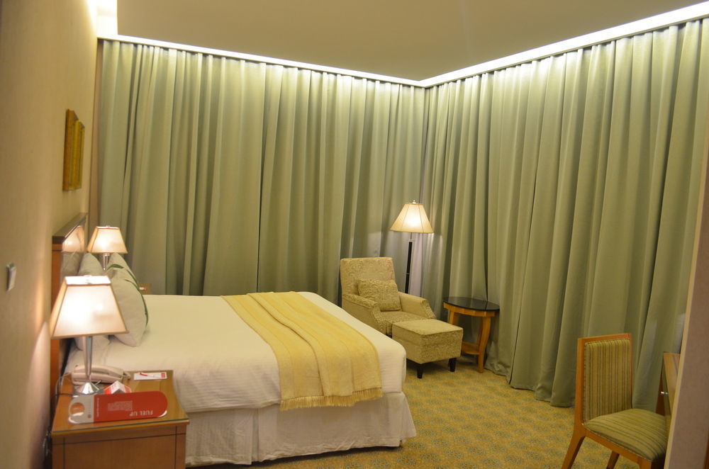 Eastyard Khobar Hotel - Formerly Ramada By Wyndham Khobar Extérieur photo